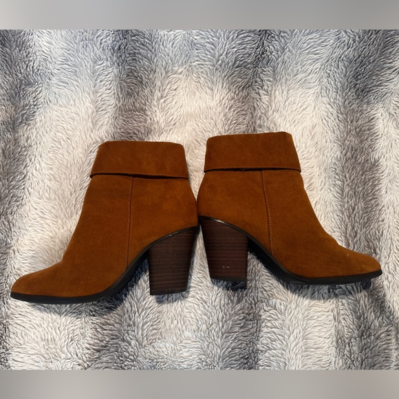 🌼🌺LC Lauren Conrad 🌺🌼 Camel Brown Heeled Booties - Picture 3 of 4